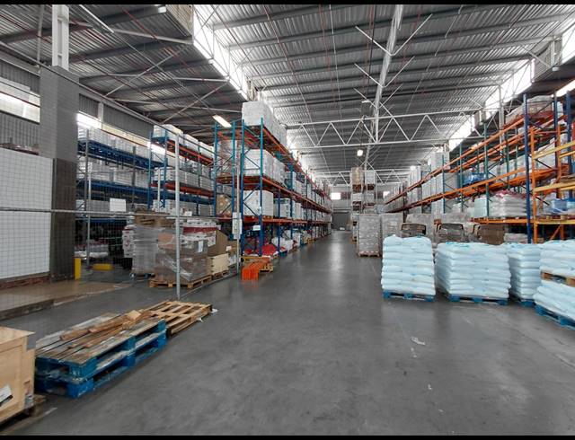 7,838M² WAREHOUSE TO LET IN CLAYVILLE